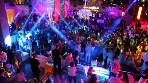 Antalya merkezdeki gece kulübü, bar ve gece hayatı noktalarına transfer