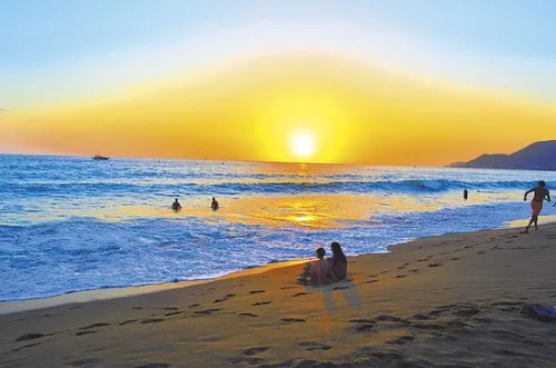 Antalya Havalimanı'ndan Alanya Mahmutlar bölgesine doğrudan, güvenli ve ultra lüks VIP ulaşım sağlayan Mercedes Vito transfer aracı.