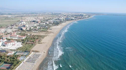 Antalya Havalimanı Kumköy VIP transfer hizmeti, lüks Mercedes Vito araçlarla Kumköy otelleri özel ulaşım ve profesyonel şoförlü havalimanı karşılama hizmeti.